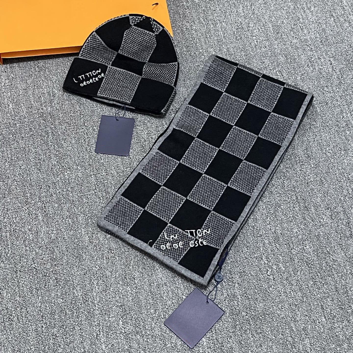 Checkered Double Sided Designer Hat Scarf Set Cuffed Soft Jacquard Beanie with Thick Warm Long Wool Wrap for Men and Women
