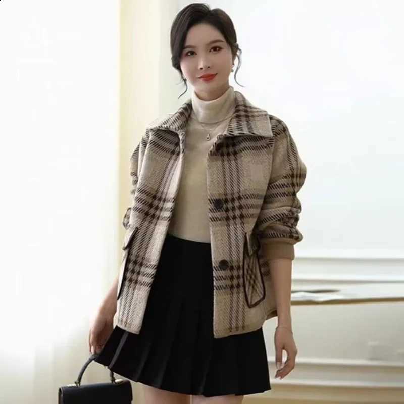 Autumn Winter New Women's Plaid Wool Jacket Fashionable Knitted Top Thickened Exterior C260917