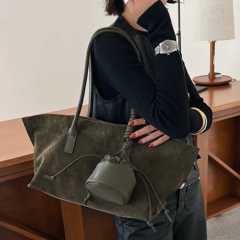 Suede Capacity Vintage Tote Large Bag Designer Trapeze Shoulder Bags for Women Genuine Leather Handbag and Purse 2026 H2609051