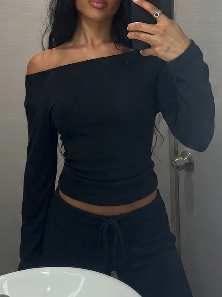 Dulzura Skew Collar Long Sleeve Ruched Slim Fit T-Shirt Women'S Solid Causal Versatile Y2K Top Party Club Street Autumn Clothes 260917