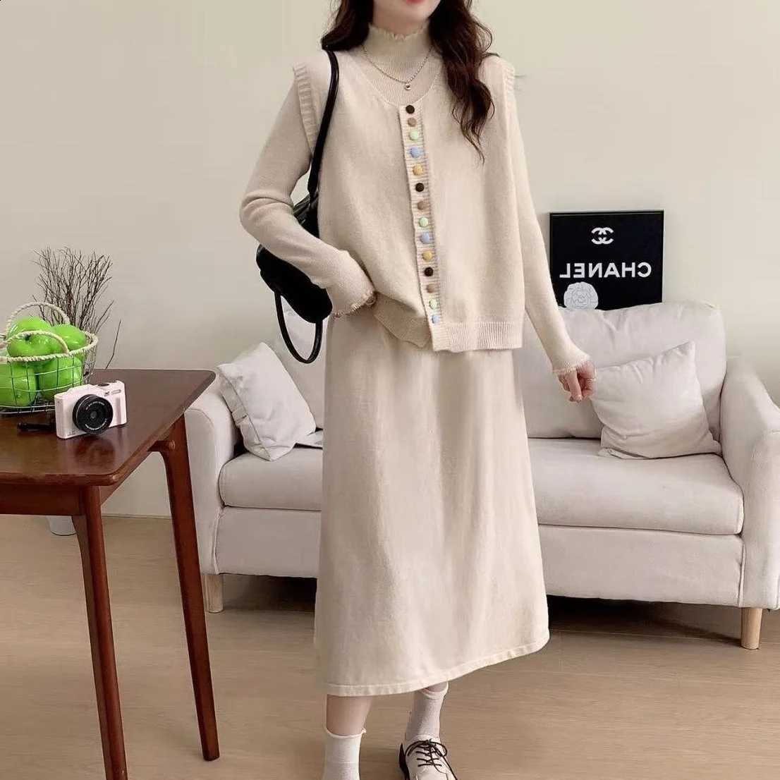 Cardigan Color Buckle Retro Western-style Vest+dress Knitted Set 2025 Autumn/winter New Korean Version Two-piece SetW260915