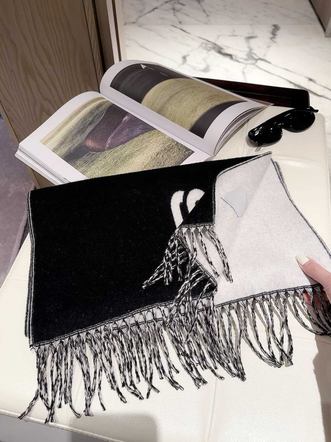 Plaid 2026 Women Man Scarf % Cashmere Scarves For Winter Warm Womens and mens Long Wraps Size 180x30cm Ao130 S260917WDR6