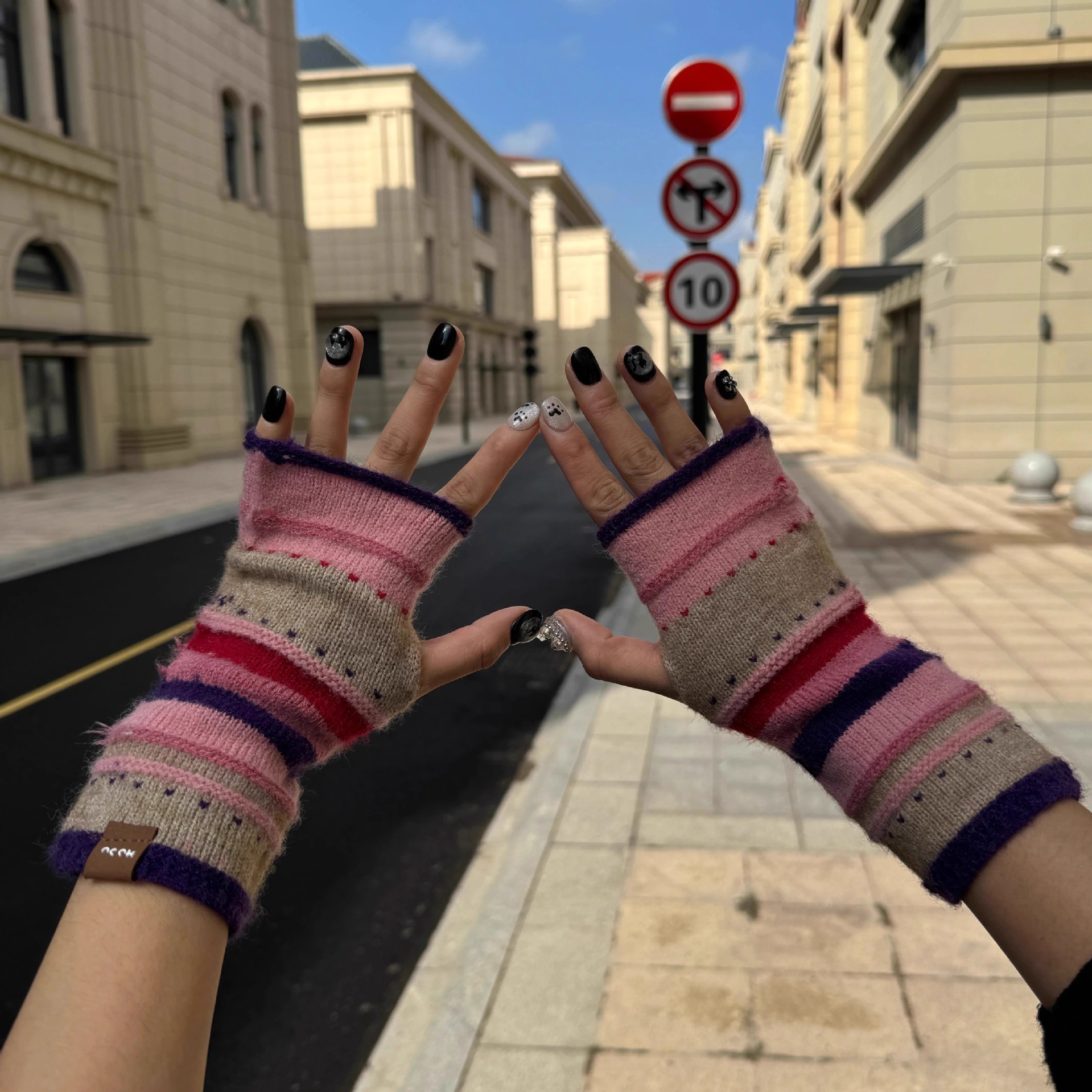 Fingerless touchscreen wrist warmers, colorful sleeves, autumn and winter half-finger knitted gloves, thickened warmth, suitable for female students