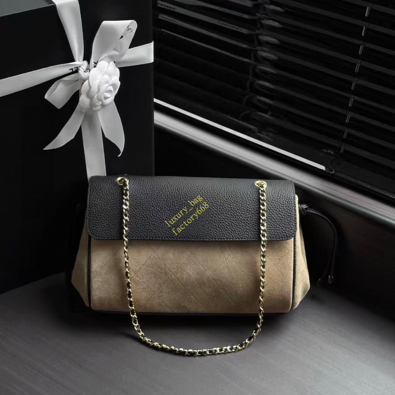 12A designer shoulder bag Baguette Black lychee-grain leather flap Khaki Quilted Suede Bag 29CM AS6427 baguette bag luxurys designer bags women'