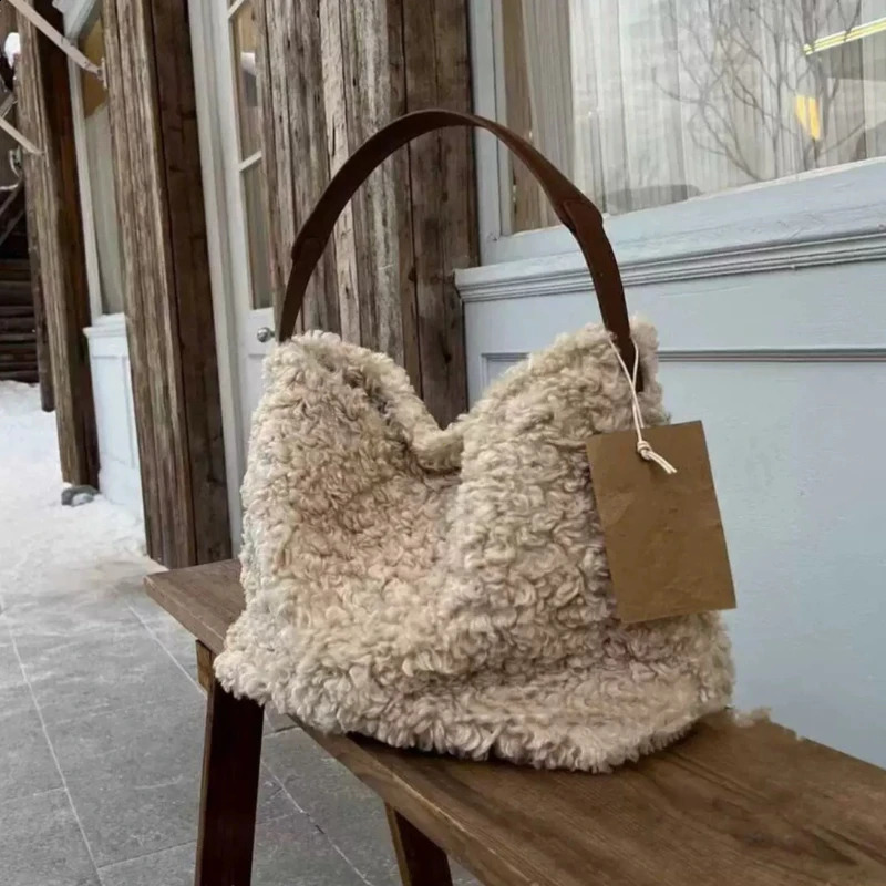 Women Bag Autumn Winter y Fashion 2026 Lamb Wool Shoulder Bag Handbag Simple Office Women Bag Handbags Purses 260916