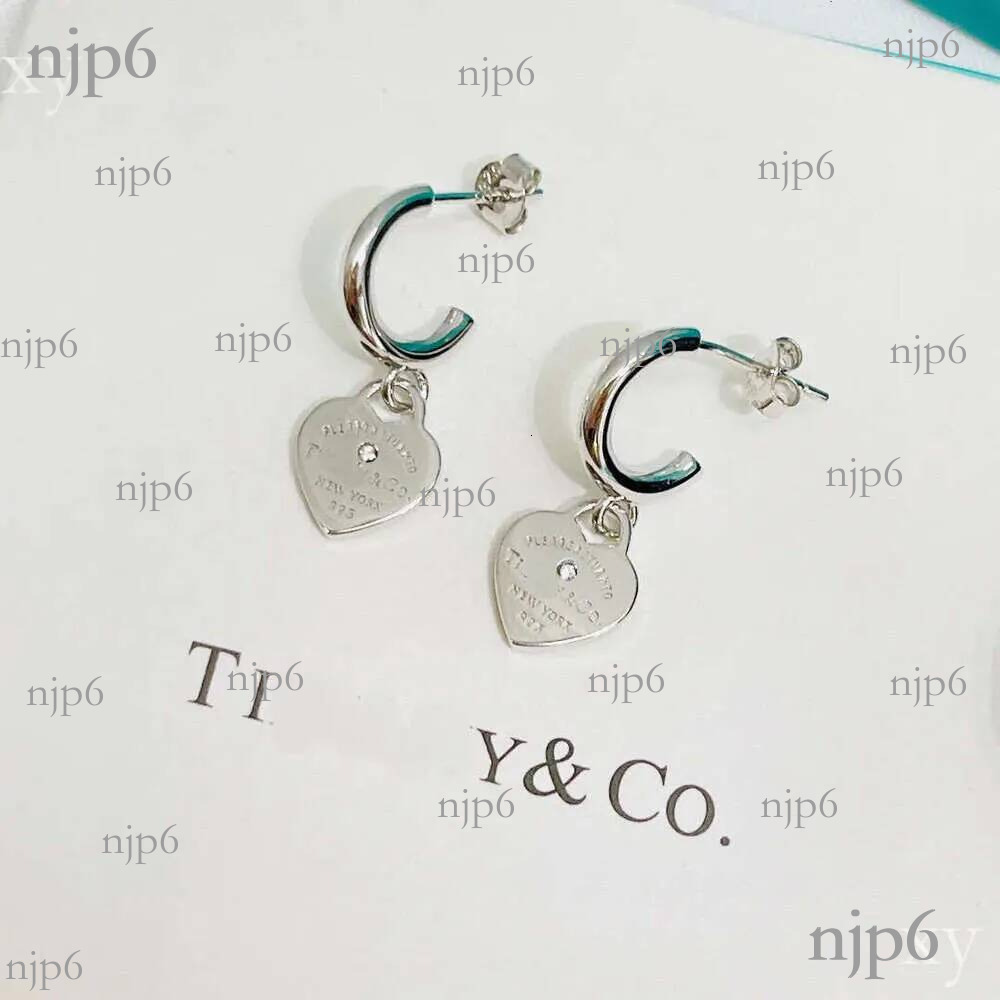 luxury Designer Solid Colours Letter designer Earrings Letters Temperament Versatile Style jewelry Valentine's Day gift Love earrings