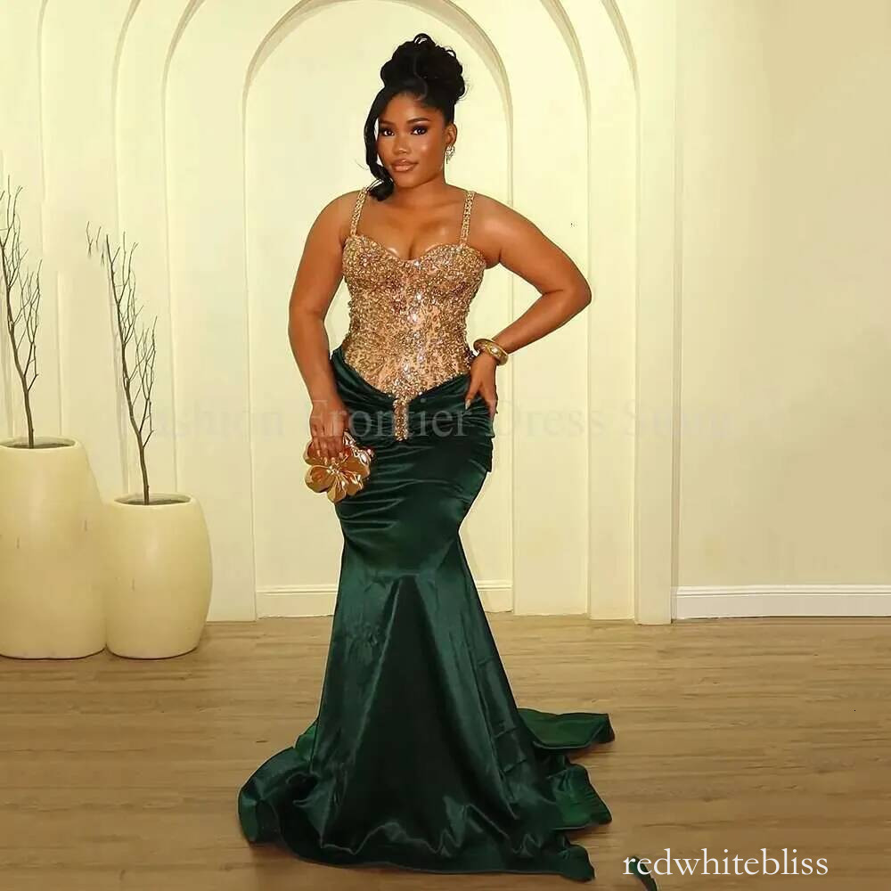 Green Sweetheart Spaghetti Strap Mermaid Prom Dresses Beadings Crystals Evening Gowns Women Formal Occasions Party Celebrity Robes de soiree Lux
