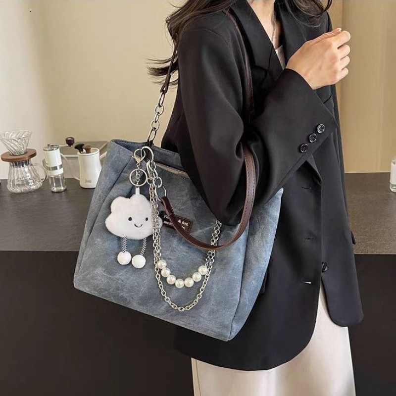 Large Capacity Tote Women 2026 Spring and Autumn New Fashion Versatile Shoulder for Students Commuting Underarm Bag