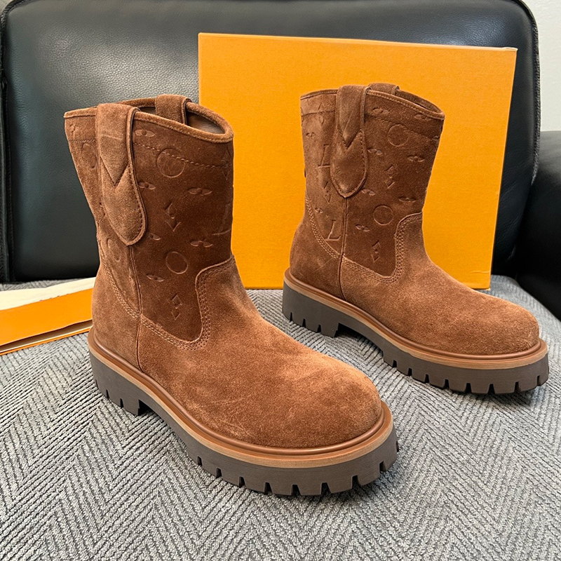 Mens Retro Calfskin Mid Calf Boots Designer Leisure Daily Commute Thick Sole High Top Boot Mans Top Tier Workmanship Knight boots Rubber Outsole Siz
