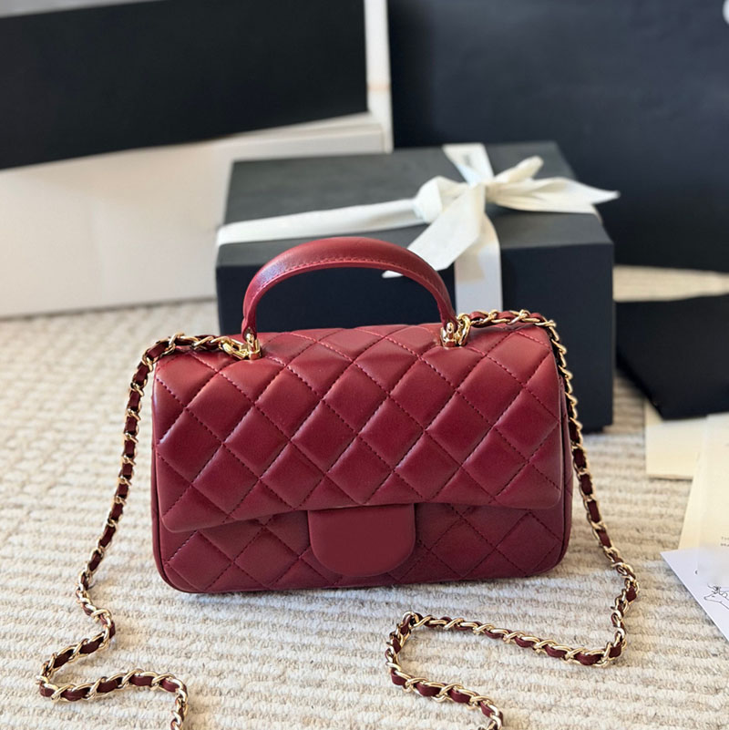 Portable Ladies Shoulder Bag with Top Handle Classic Diamond Pattern Lambskin Leather Gold Hardware Long Chain Quilted Handbag Designer Crossbody Wa