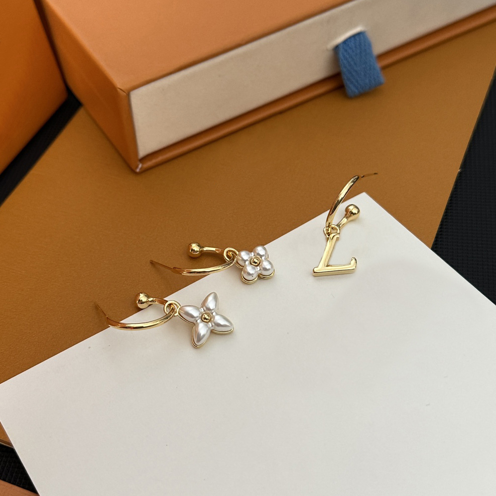 Exquisite Gold Plated Designer Clover Letter Pendant Earrings Luxurious High End Gift Suitable For Womens Commuting Leisure Versatile Jewelry