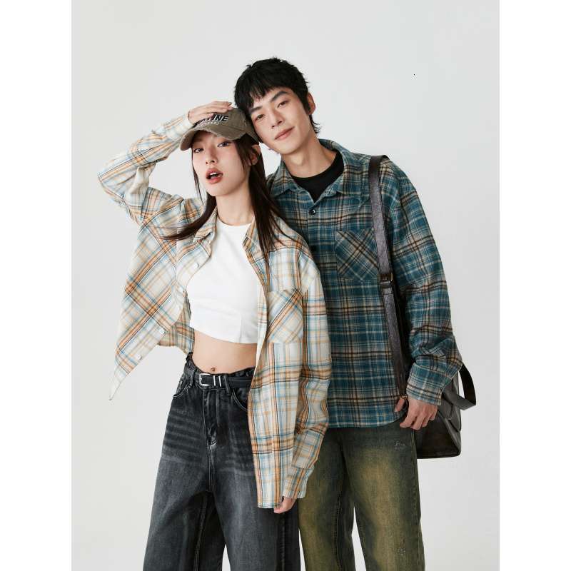 Designer retro plaid long-sleeve shirt, a trendy Chinese-style brand offering loose-fitting plaid and striped shirts and jackets for couples, suitab