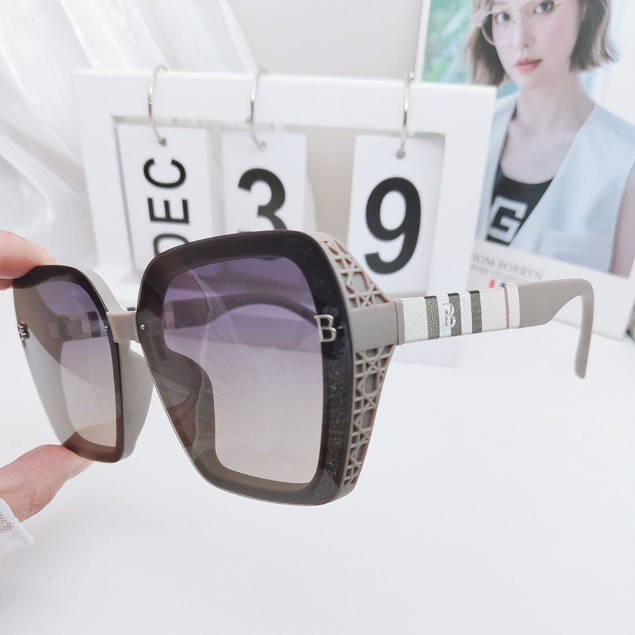 High-End Designer Sunglasses High-End Designer Sunglasses New B Letter Fashion HD Lens Polarized Classic Plaid Temple Sunshade Driving Sunglasses Wh