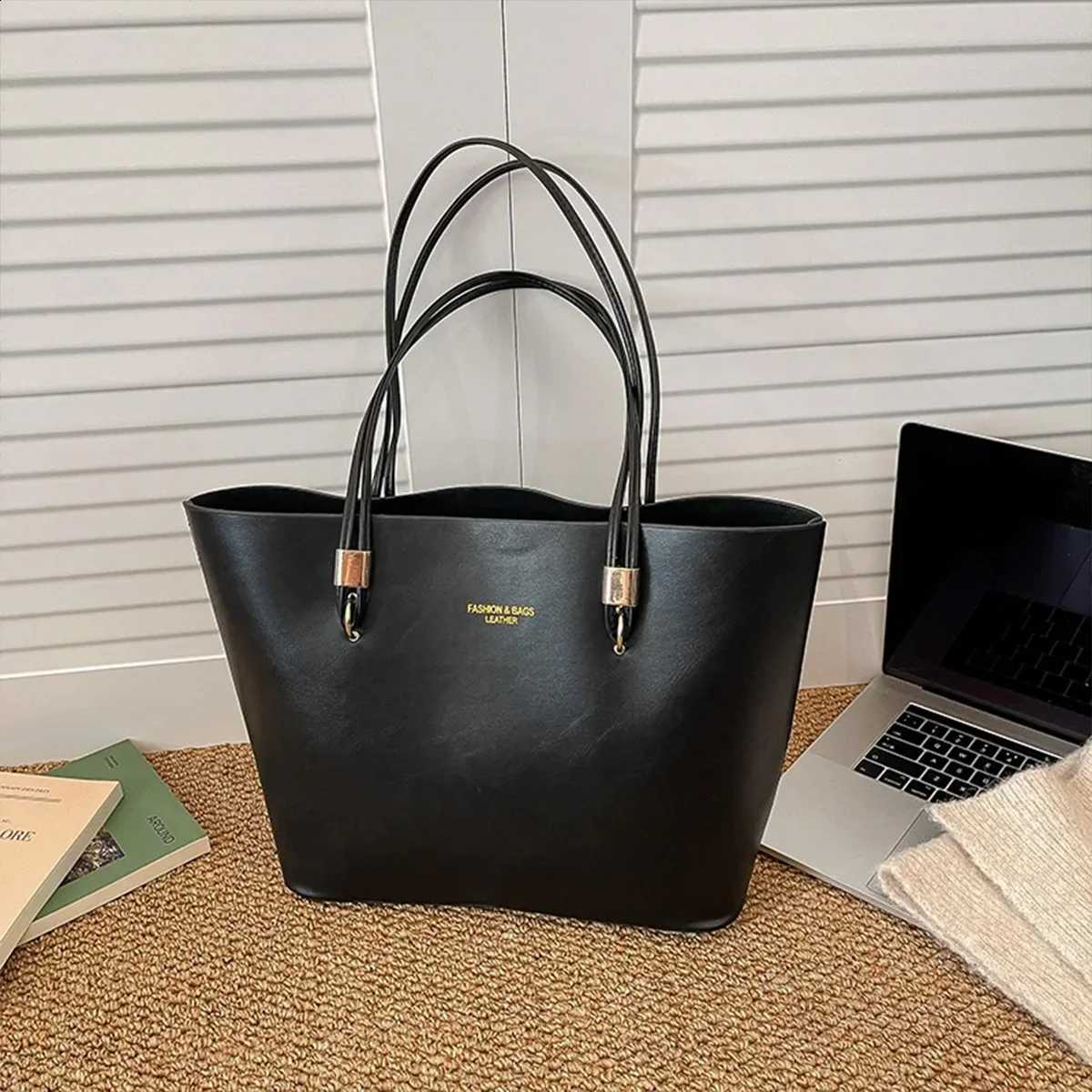 For Daily Use Fashion Tote Bag Simple Solid Color Glossy PU with Gold Letter Large Capacity Zipper Waterproof Shoulder Bag H260916