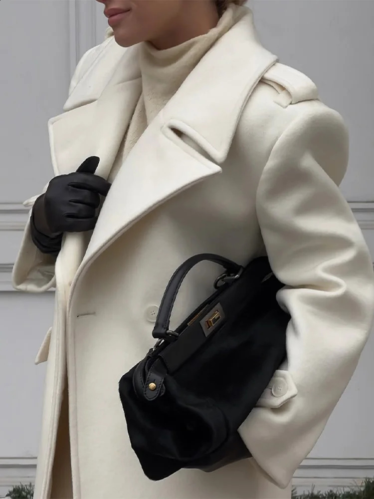 Vintage Large Lapel Tweed Long Coat Women Elegant Loose Double Breasted Belt Coats Lady 2025 Winter Classic Chic Street Overcoat 260917