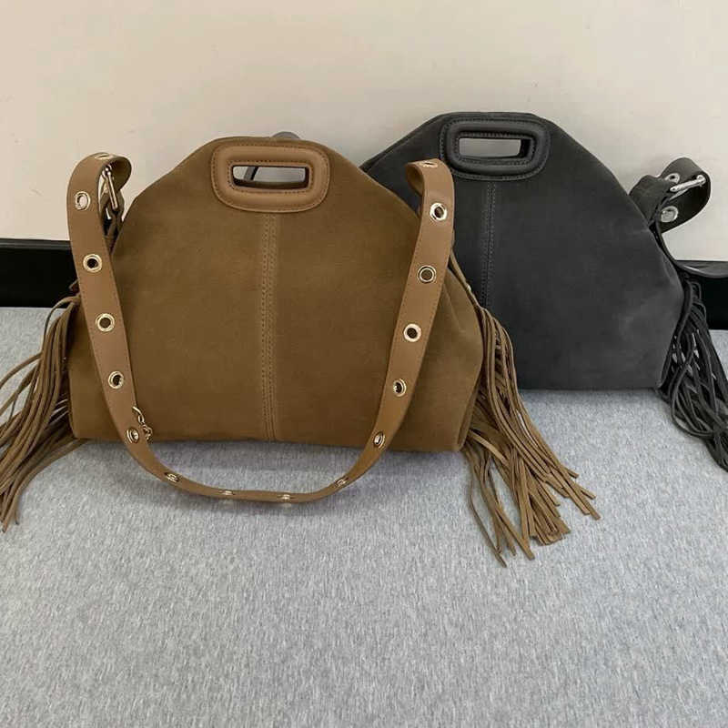 Boho Suede Fringe Shoulder Bag Women Vintage Western Style Handbag with Grommet Strap Designer Inspired Soft Texture Daily Crossbody Tote Designer m