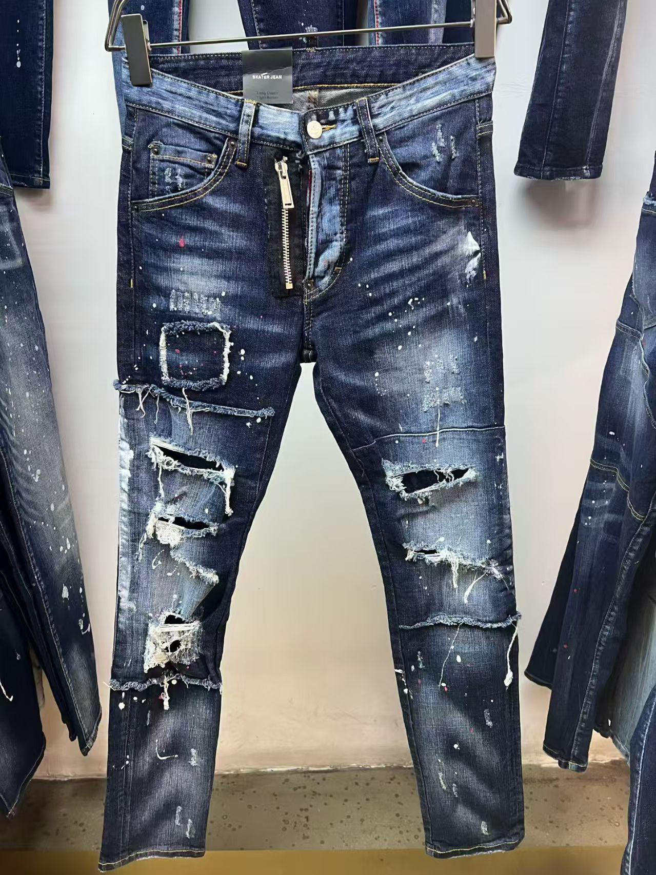 Luxury Designer Casual Mens Distressed Ripped DSQ Jeans Moto Coolguy Fit Motorcycle Button Fly D2 Denim Holes Scratched Spliced Men Dsqua2 Pants Jea