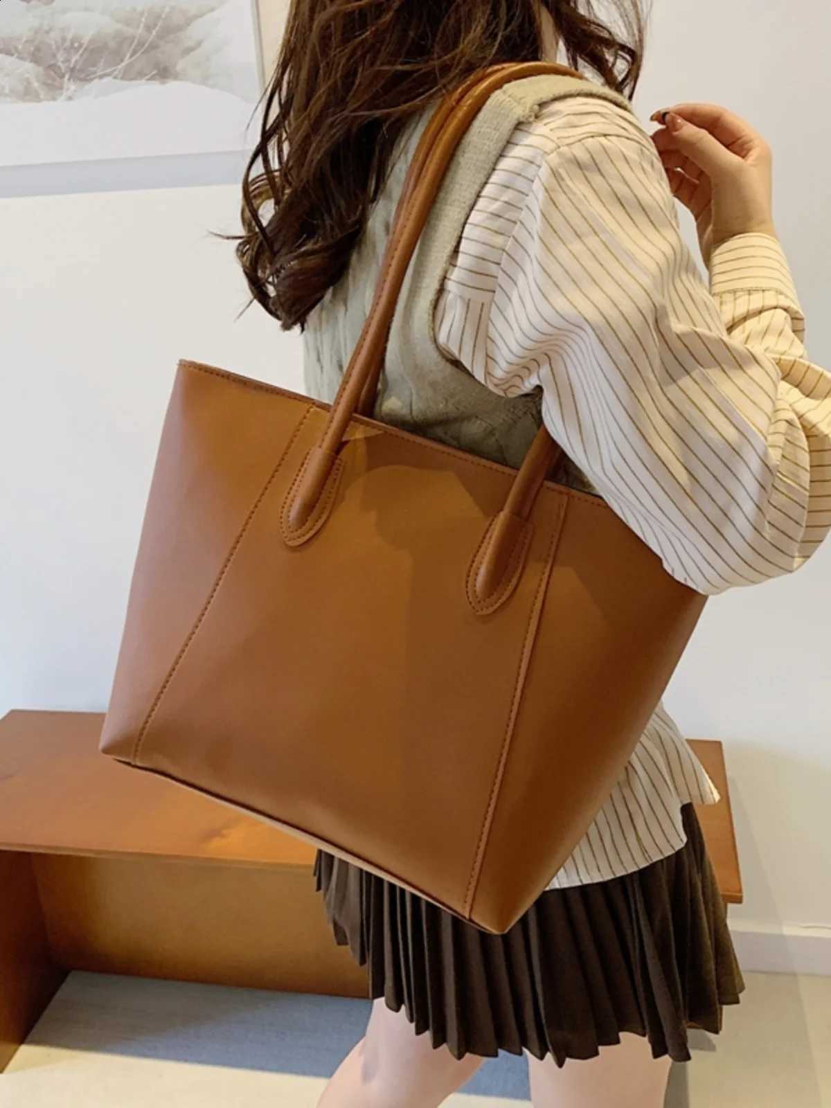 Trendy Large Capaci Tote Bag Women's Casual Simple Underarm Bag 2024 New Sle Commuter Single oulder Bag PU Leather H2609161