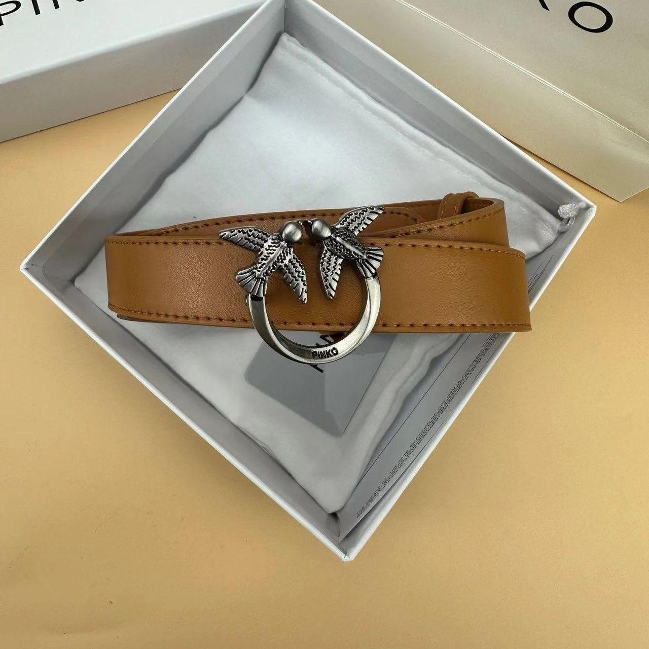 New women's leather jeans small bird design, versatile simple belt with a swallow decoration, retro and fashionable, in the Instagram style