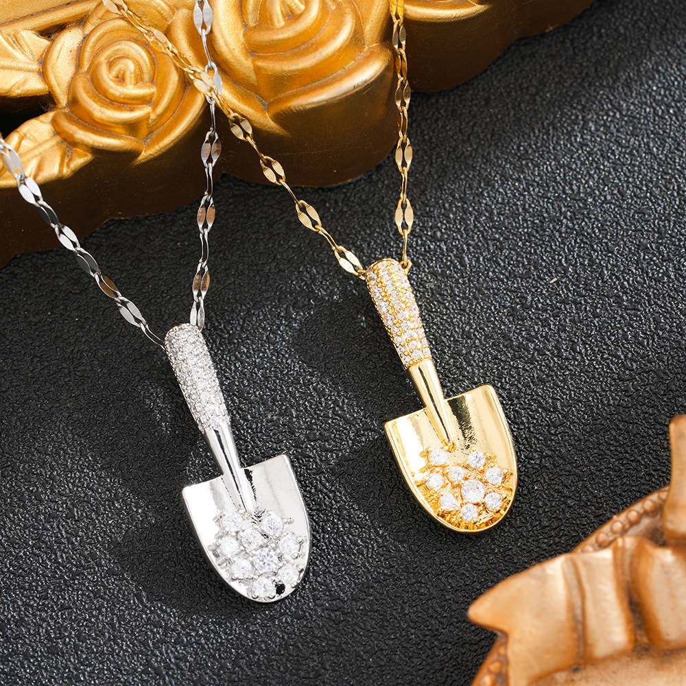 Trendy unique design, gold silver plated with diamonds, small shovel-shaped necklace, vintage-inspired, luxurious, and high-end, gold-colored shovel