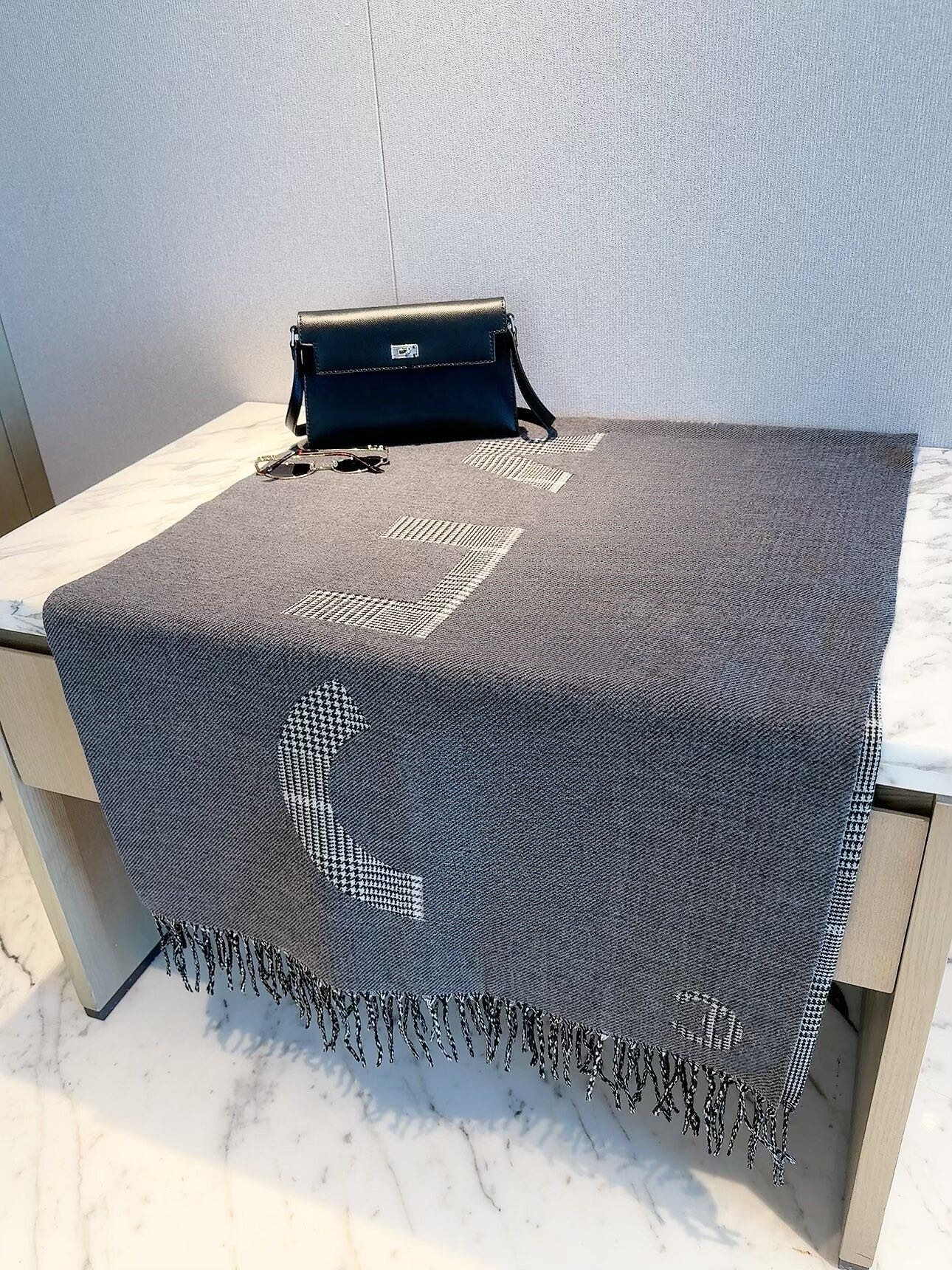 2026 Classic Plaid Women Man Designer Scarf 100% Cashmere Scarves For Winter Warm Womens and mens Long Wraps Size 180x30cm A226