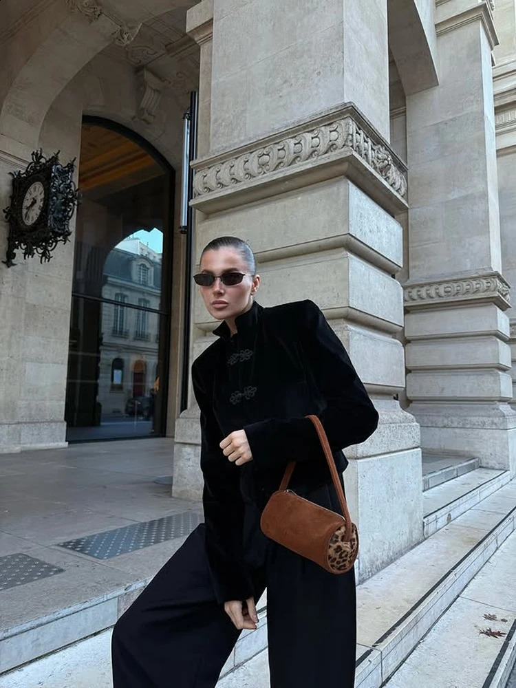 Elegant Velvet Womens Coat 2026 Spring Chinese Knot Single Breasted Crop Female Jackets Street Long Sleeve Chic Lady Coats 260916