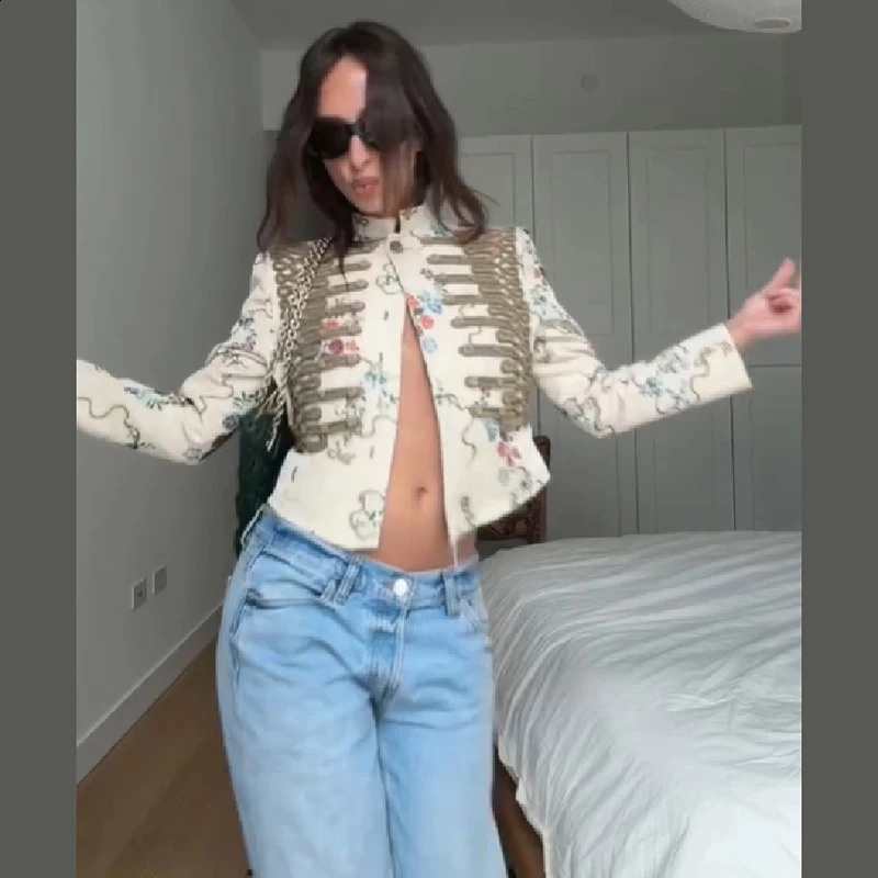 Vintage Floral Printed Cropped Military Jacket Women Stand Neck Braid Embellished Short Coat Royal Style Outerwear Street Blazer 260917