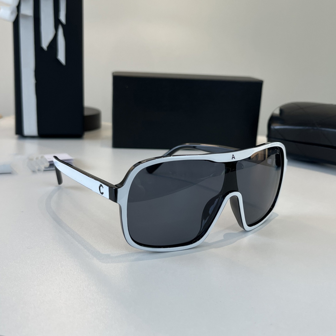 High Quality Luxury Polarized C Designer Sunglasses for Men and Women Stylish Sun-Blocking Perfect for Beach travel Vacations ghfddf56
