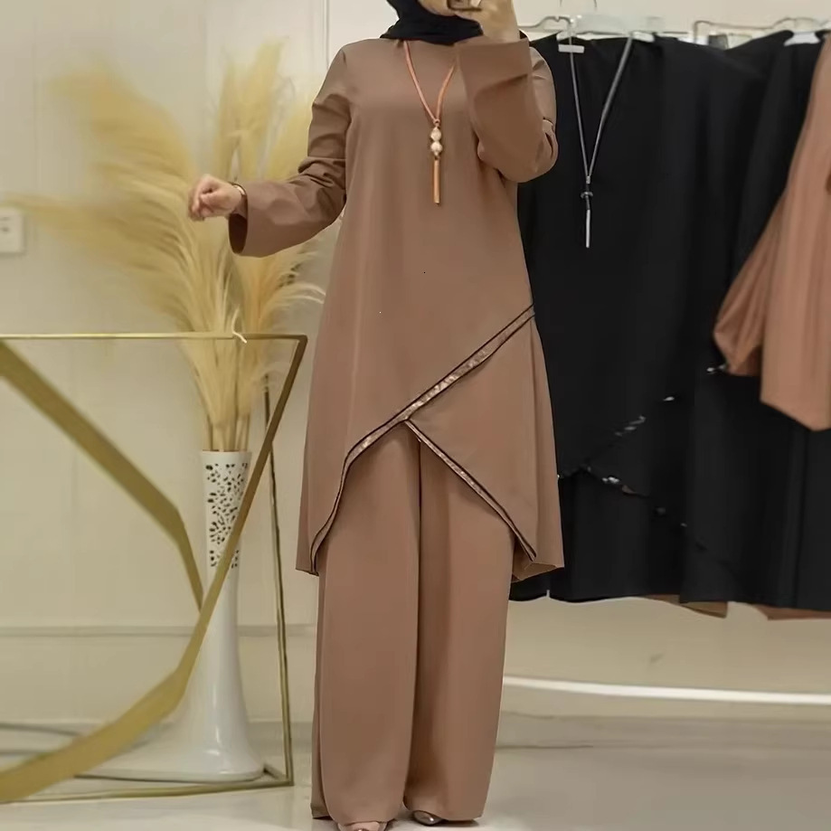 Cross-border new product: Women's loose and comfortable two-piece loungewear set with a striped print design. Available for wholesale.