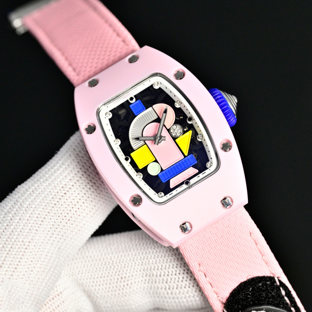 watchRM07-01 titanium carbon fiber black ceramic bezel It features an RM tourbillon movement and has a power reserve of 48 hours designer watches