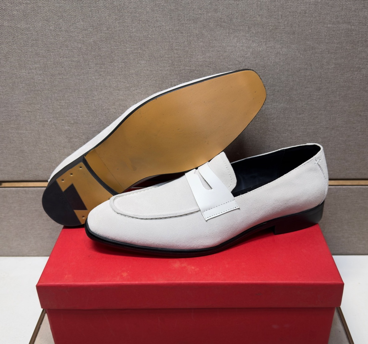Designer Luxurys Dress Shoes Office Men's Handmade Breathable Suede English Loafers Vintage Soft Leather Slip-On Shoes Footwear for Men Party S