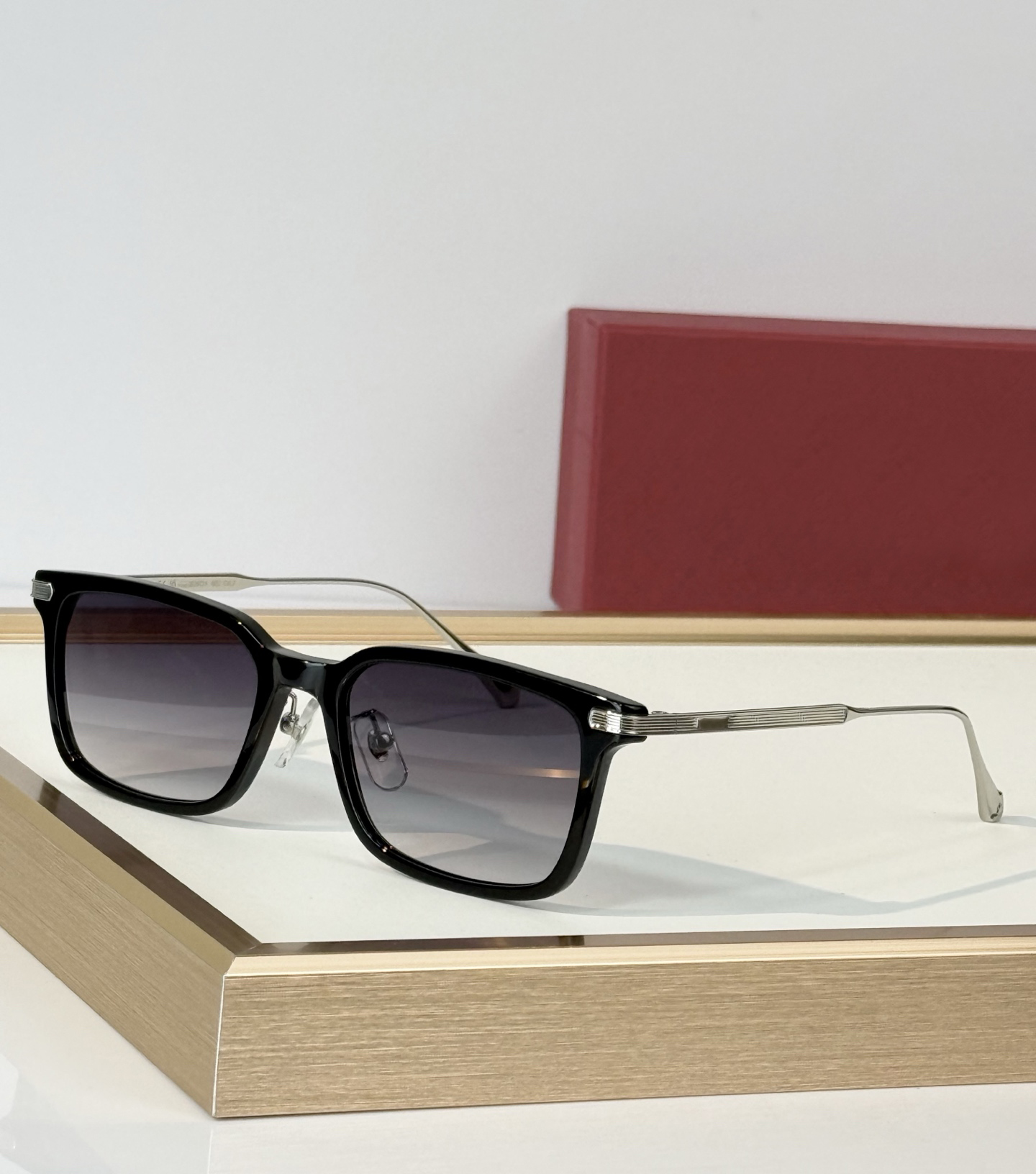 Designer Square Sunglasses for Women Men UV400 Protection Lenses Summer Sun Shades Stylish Gradient Glasses Vacastion Beach Driving Eyewear