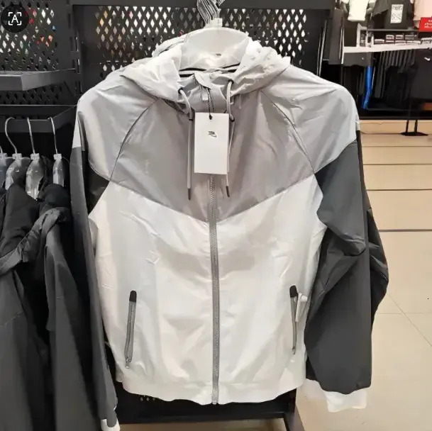 Men Short Jacket outerwear Designer Sport Spring Autumn New Thin Hooded Loose Casual Cardigan Windbreaker Running Men's And Women's Sun Pr