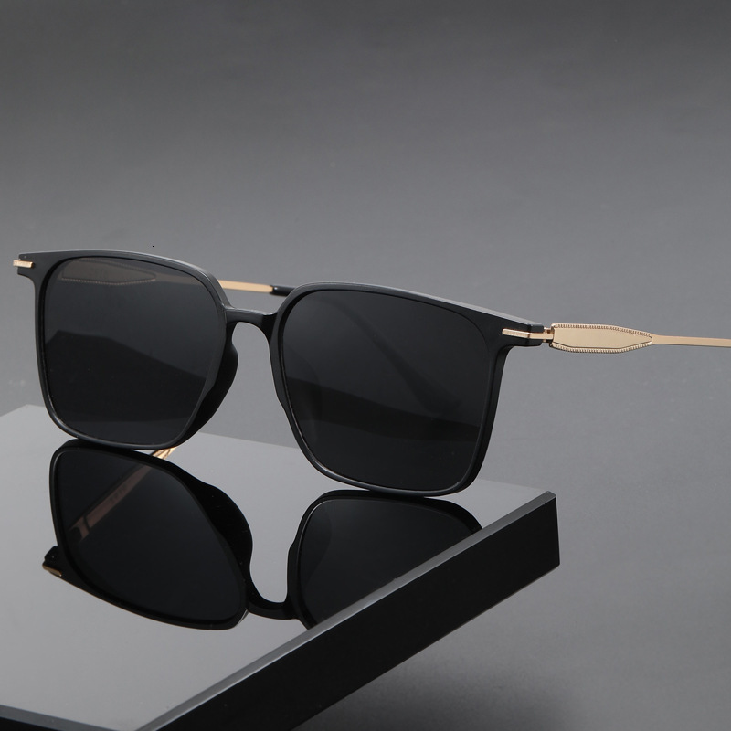 2026 New Men's Polarized Metal Thin Frame Square Sunglasses, UV Protection for Driving, Versatile Eyewear