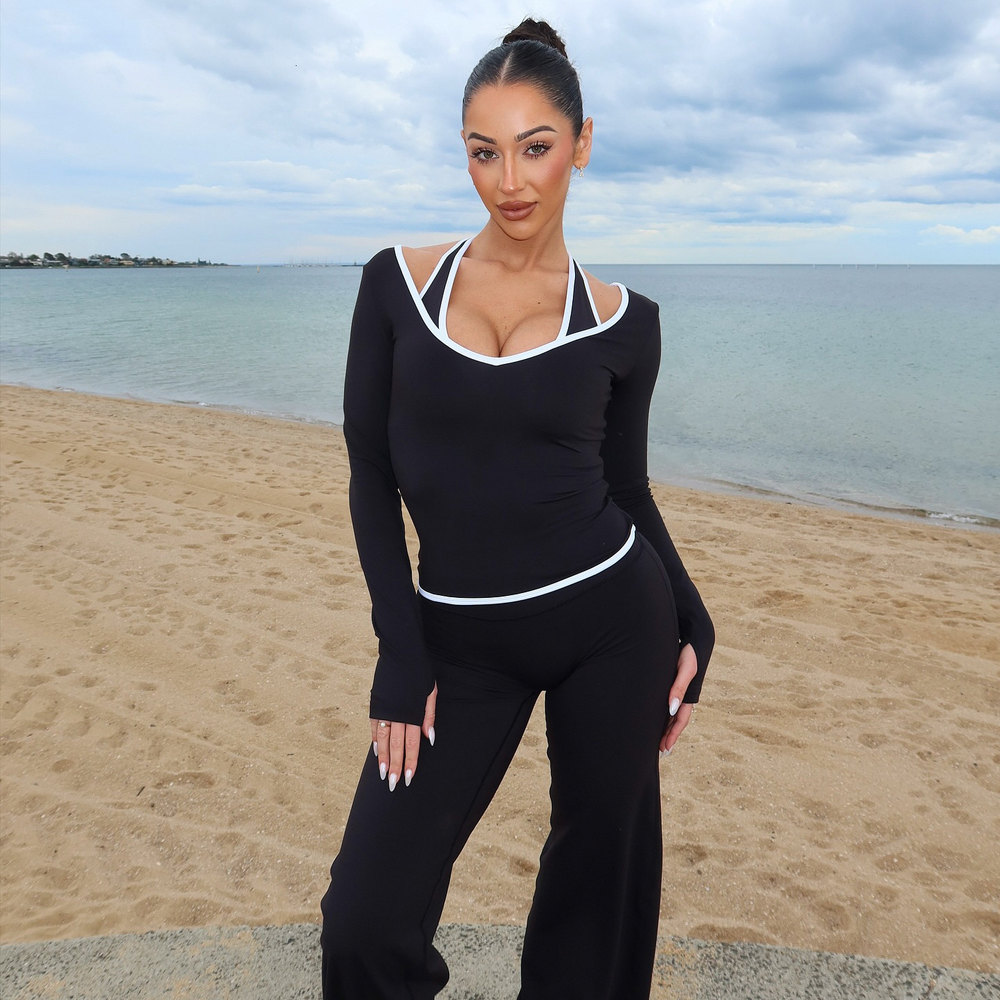 autumn and winter color-blocked, sexy, slim-fit, base-layer, fitness, yoga, tight-fitting, halter-neck top, faux two-piece long-sleeve T-shirt 08