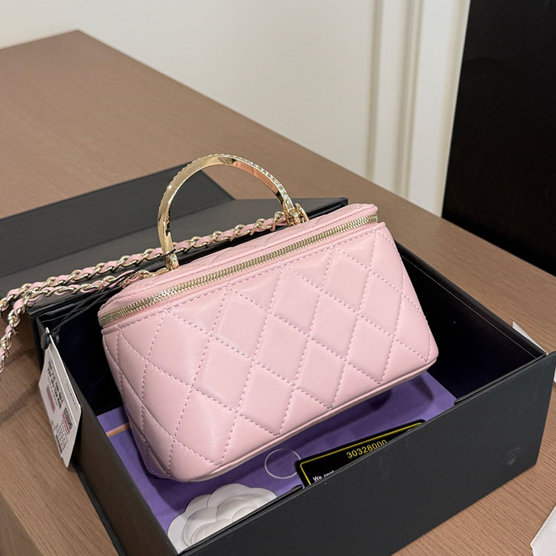 Designer Ladies Vanity Box Makeup Bag with Diamonds Metal Handle Shiny Hardware Lambskin Light Gold Metal Chain Shoulder Cross Body Cosmetic Case Wa