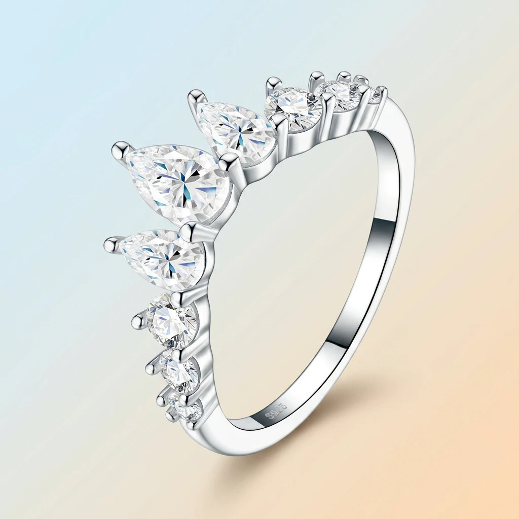 2026 Hot Selling Women's Luxury Fashion High Quality Moissanite Rings