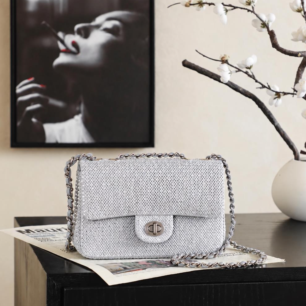 Crystal Flap Bag Glamorous Rhinestone Mesh Chain Shoulder Crossbody Purse for Evening Parties Top-Tier Designer New Arrival