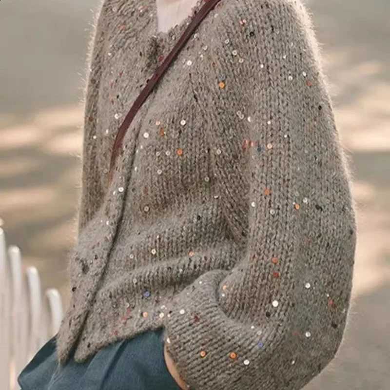 Winter New Gentle Shpmishal Fashion Sequin Design Sense Cardigan Women's High-end Sweater Jacket Female Clothing J260916