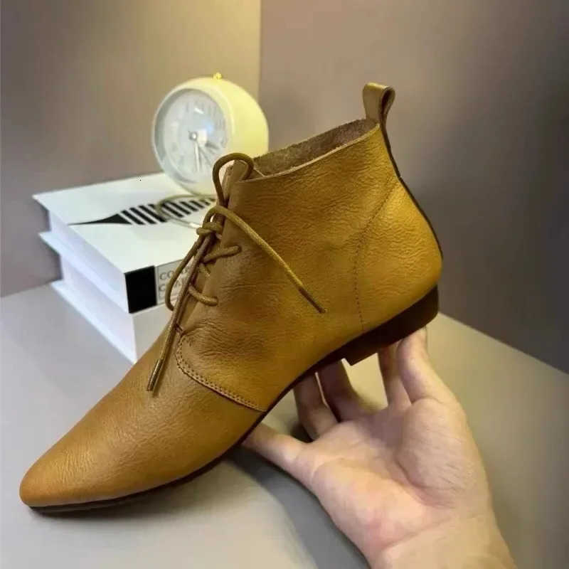 Style Lace Up Boots British for Women Winter New Women's Soft Casual Leather Shoes Simple and Versatile Ladies D260917