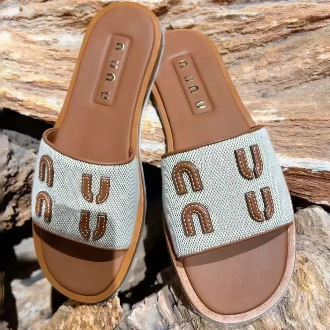 2027Designer Summer Women's Fashion Beach Slippers Comfortable High-Quality Luxury MM Sandals casual flat shoes for women with box