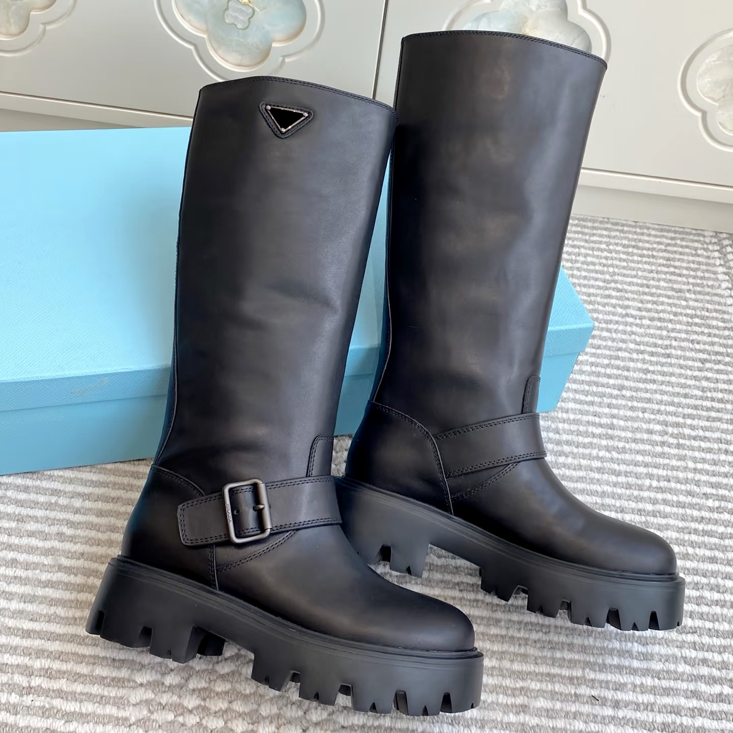 0a High quality Furry Teddy Knee boots Designer Fashion Suede Platform Snow bootie Outdoor travel Winter warm Triangle Fur Rain luxurys Half Boots c