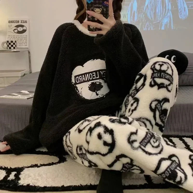 2PCS/Set thickened warm facecloth plus size women's pajamas long-sleeved autumn and winter warm cartoon bear coral fleece studen 260917