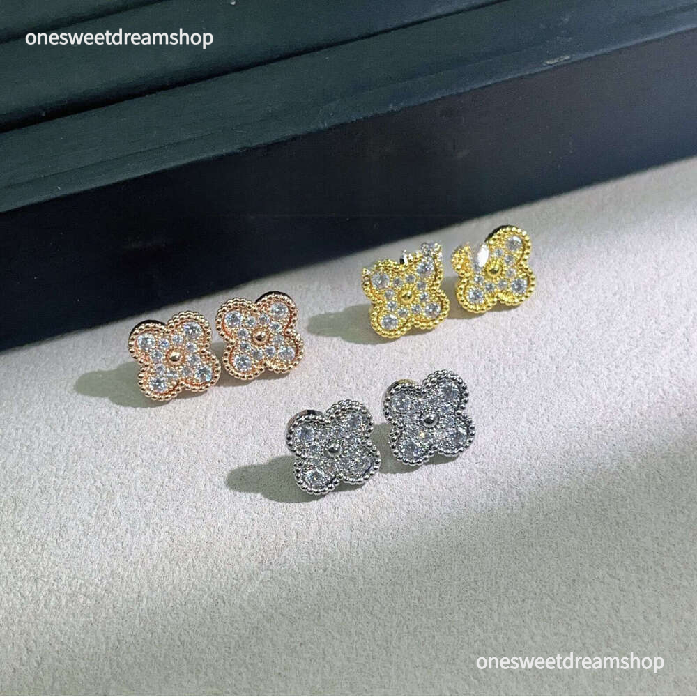 designer earrings new models of anV an cle ef Real shot of high-quality lucky clover earrings for women 18K gold plated elegant craftsmanship accura