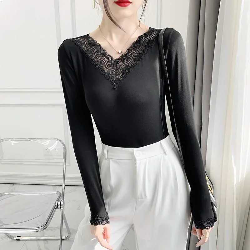 Slim Fit Black Lace V-Neck Base Shirt Women's Fashion Autumn Winter Sexy Slimming Inner Wear Top Brand Discount European Style H2609161