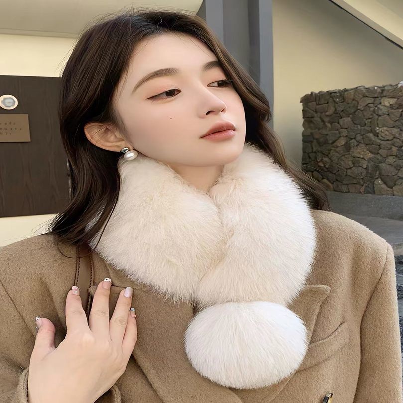 Genuine Fur Scarf For Women Winter Warm Neck Collar With Pompom y Natural Warmer Wrap 260915