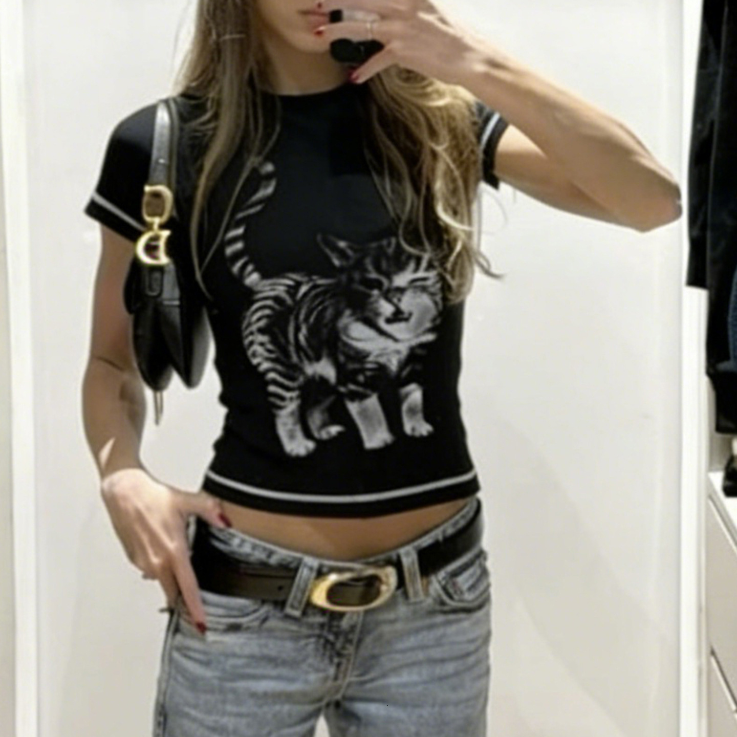 American street style, retro Y2K, short-sleeved T-shirt with cat print, fashionable unique, featuring contrasting colors, a sexy and edgy look 05