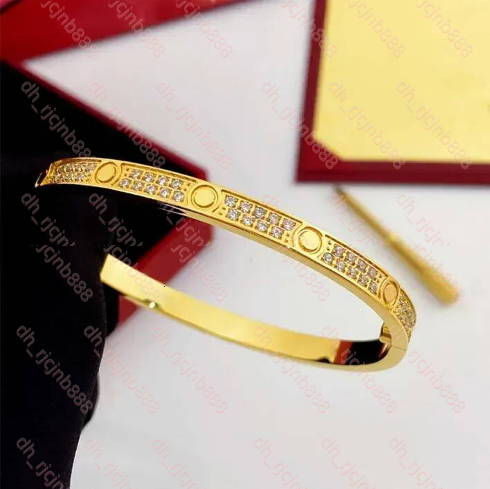 Fashion Couple's Diamond Studded Bracelet Designer Bracelet Gold Toned Cartirly Bangle Chic Design Delicate Daily Elegant Womens Car Jewelry Ca
