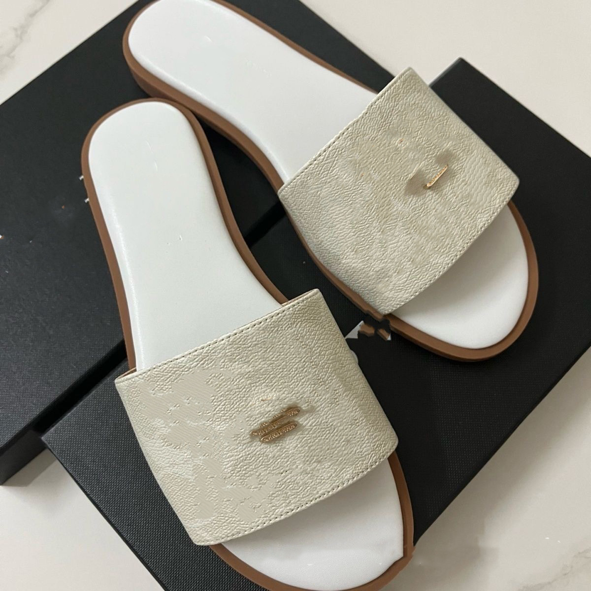 Designer Slippers Men's Slide Sandals Flip Flops Lightweight Platform Comfortable Fashion plus size Non-Slip EVA Indoor Outdoor Bathroom Beach
