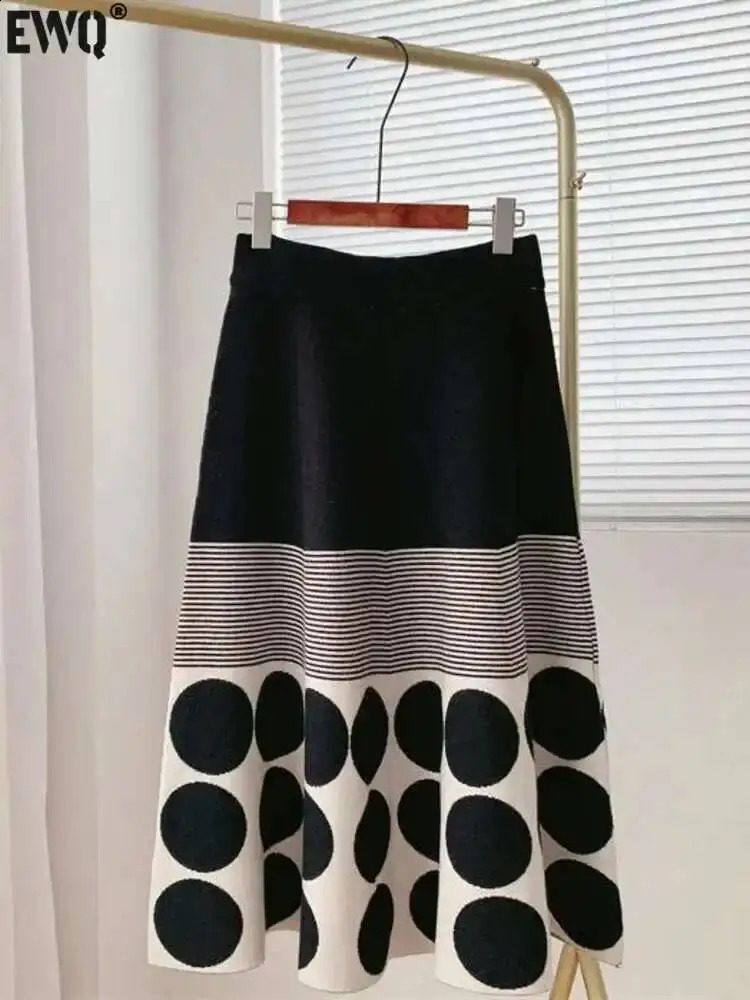 EWQJapan Style Polka Dots Knitted High Waist Skirt Women's 2026 Autumn Winter Oofice Lady Elastic A-line Pleated Midiskirt 260917